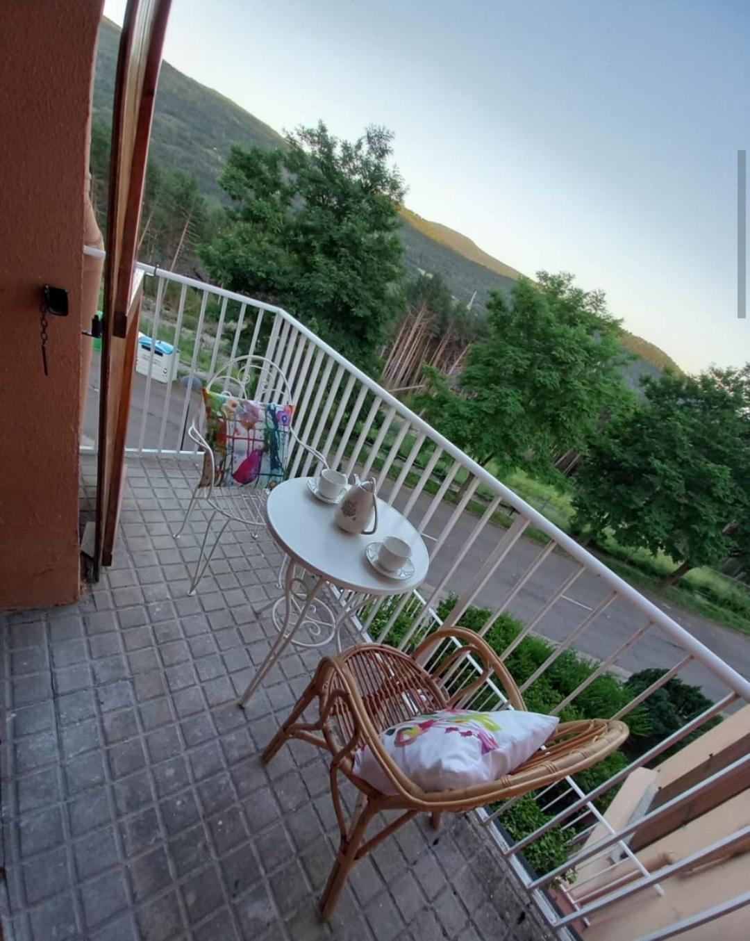 Apartamento Los Pajaritos Villanúa Exterior foto